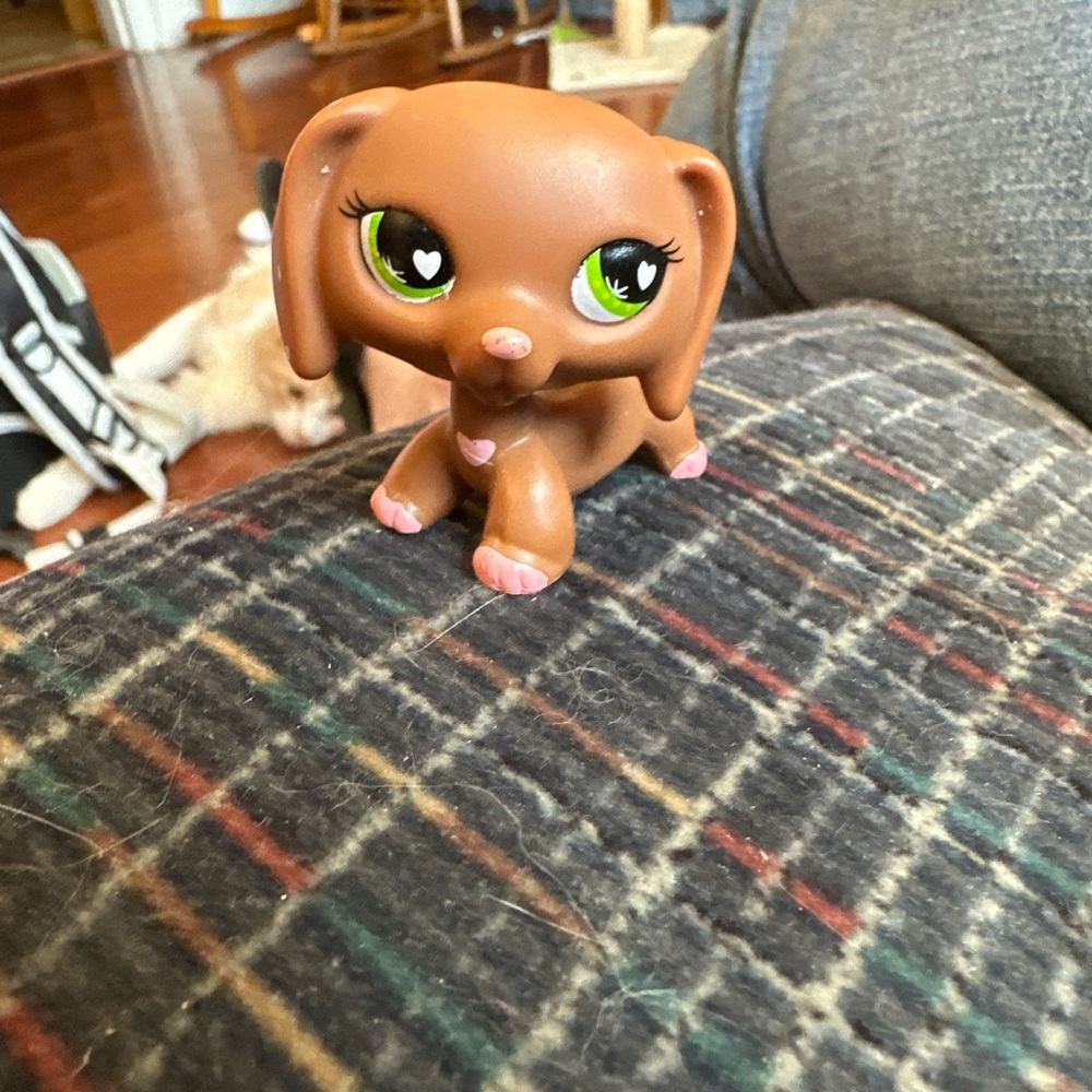 Littlest Pet Shop Brown Dog with Green Eyes